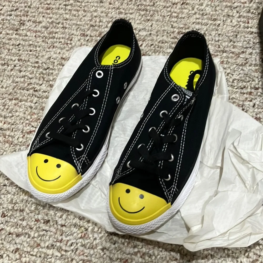 Converse Chuck Taylor All Star Low 'Smiley Face - Black' 665707C big kids US 4 - Picture 7 of 13